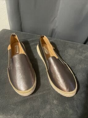 Women's Metallic Silver Slip-on Loafers NWOT Size 8 NWOT Menina NWOT Size 8